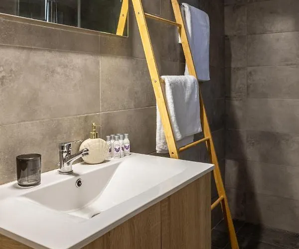 V&m Traditional Luxury * Tolón