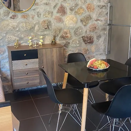 Villa V&m Traditional Luxury Toló