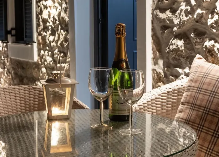 V&m Traditional Luxury Villa